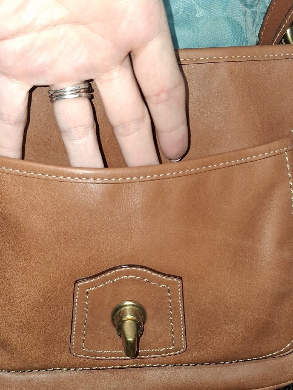 Coach Caramel Leather Shoulder Bag with Gold Turnlock - Picture 4 of 15